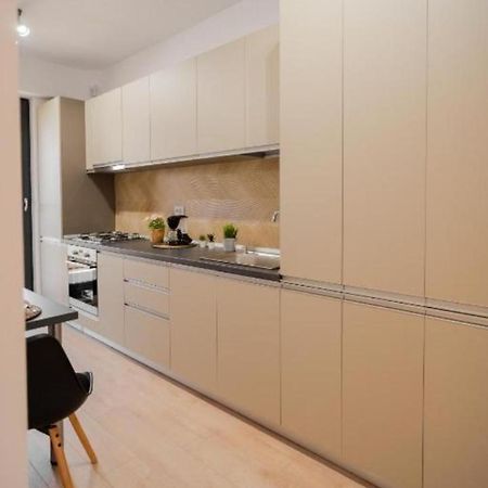 Lux Apartament Bacau Exterior photo